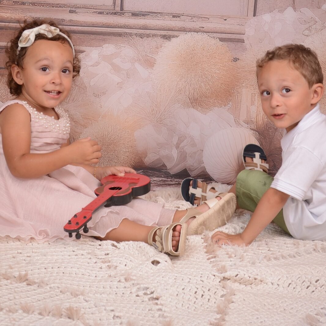 De Fraldas para as Redes Sociais: A História Adorável dos Pequenos que Conquistaram a Internet.