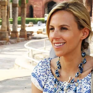 Tory Burch devolve à roupa o prazer de se arrumar